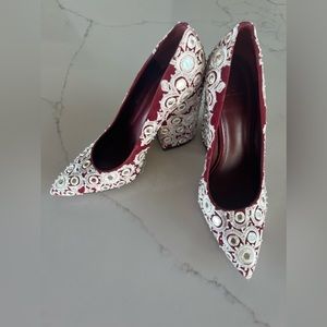 Tory Burch beautiful statement block heels. Size 8 1/2